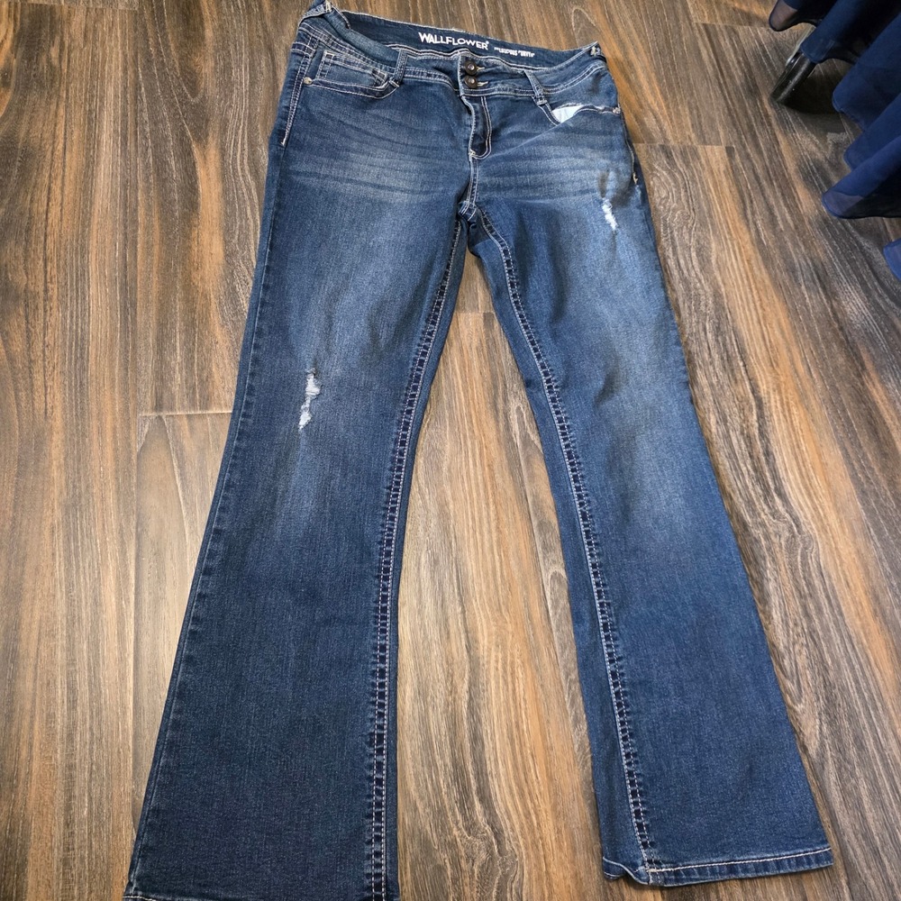 WallFlower Luscious Curvy Bootcut Jeans Medium Wash Distressed WFM12772B Size 13